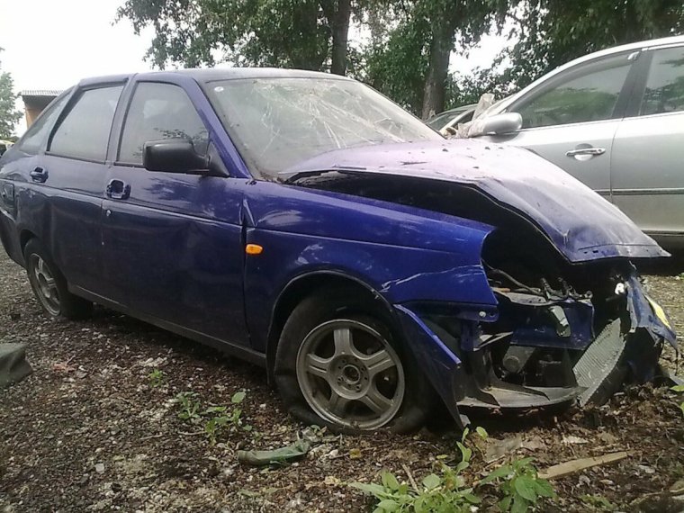 Приора Персей битая