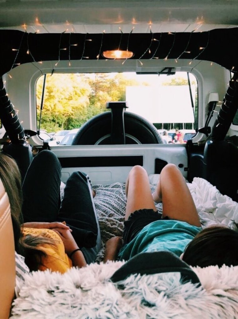 Романтика в автомобиле