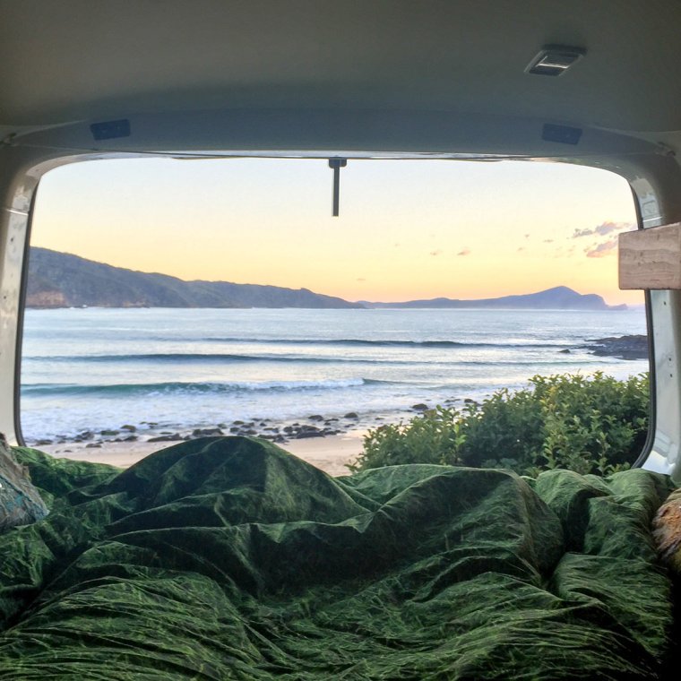 Вид из машины на природу