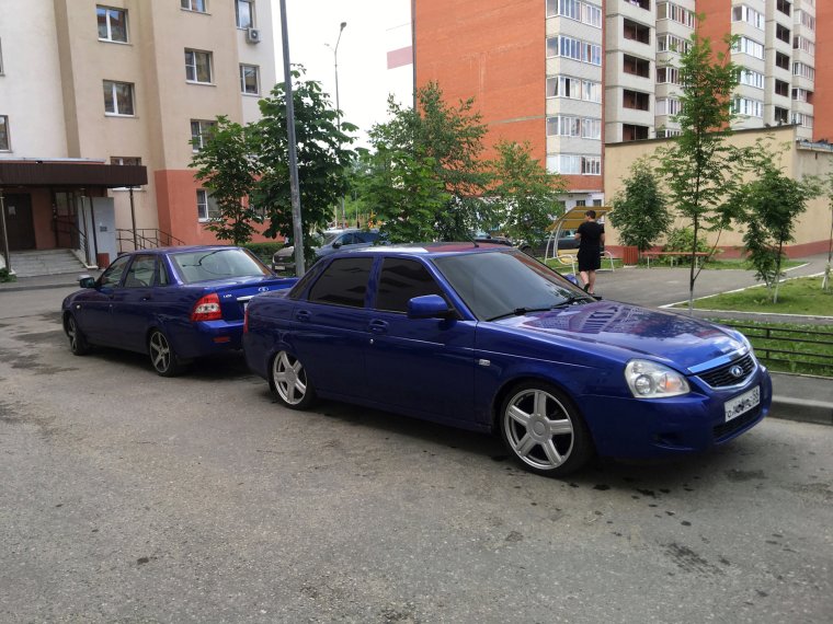 Синяя Приора Люкс хэтчбек 2014 года