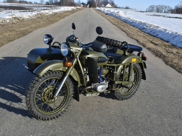 Мотоцикл Урал цвет хаки