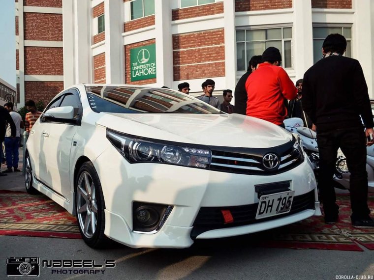 Тойота Королла 2018 года в японском обвесе