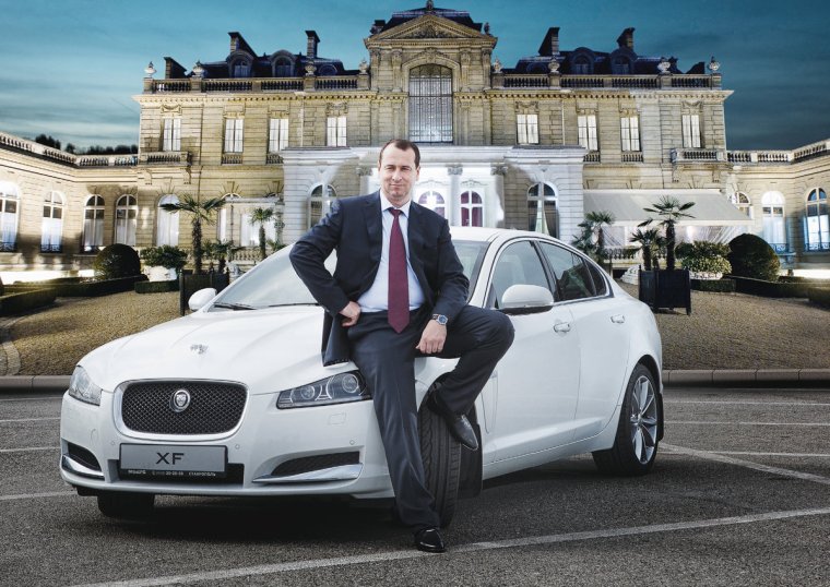 Бизнесмен у Ауди а7