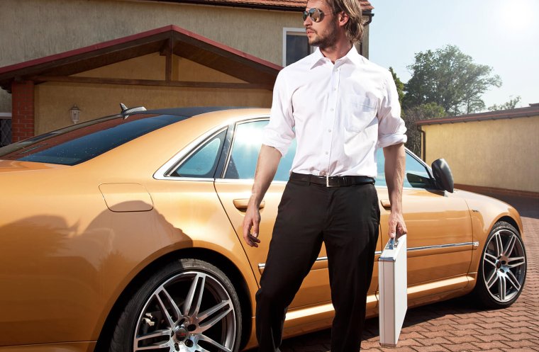 Мужчина за рулем