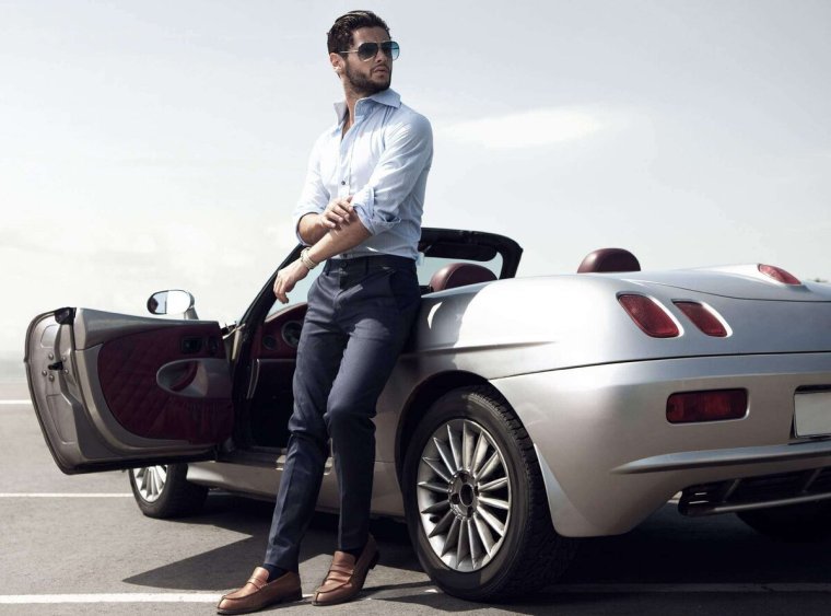 Мужчина за рулем