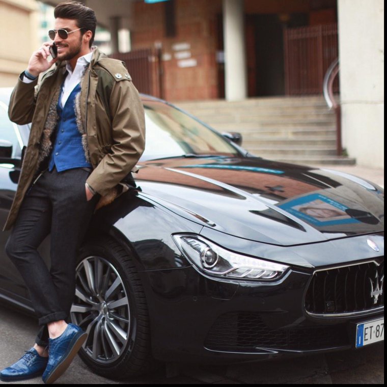 Мужчина в машине