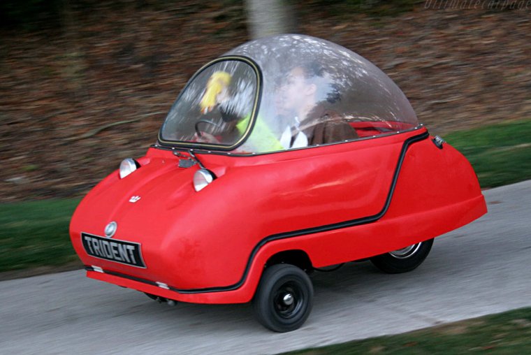 Трехколесная машина кабриолет