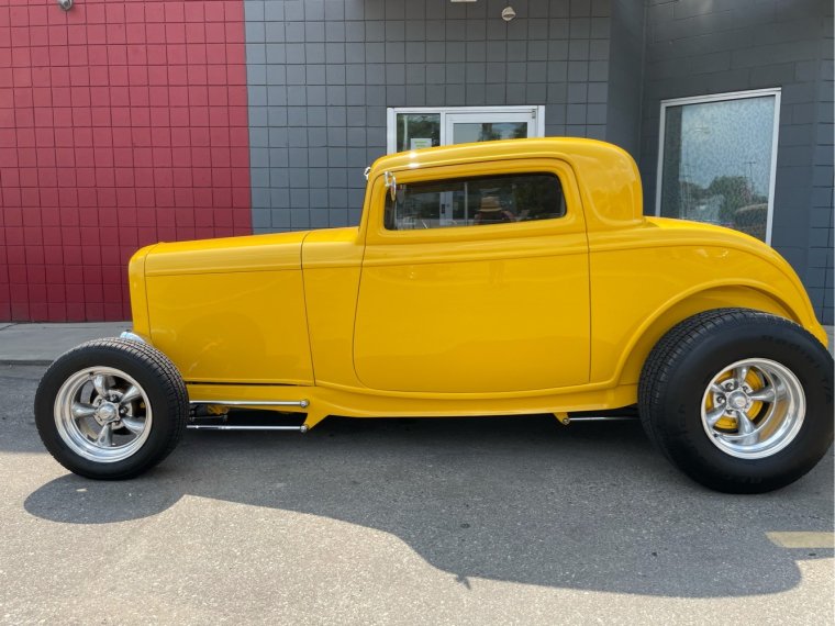 Трехколесный автомобиль Олд