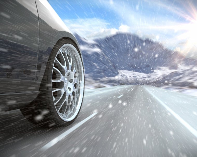 Зима дорога машина