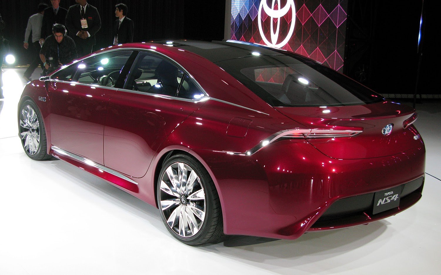 Купить Toyota Camry 2025 Года