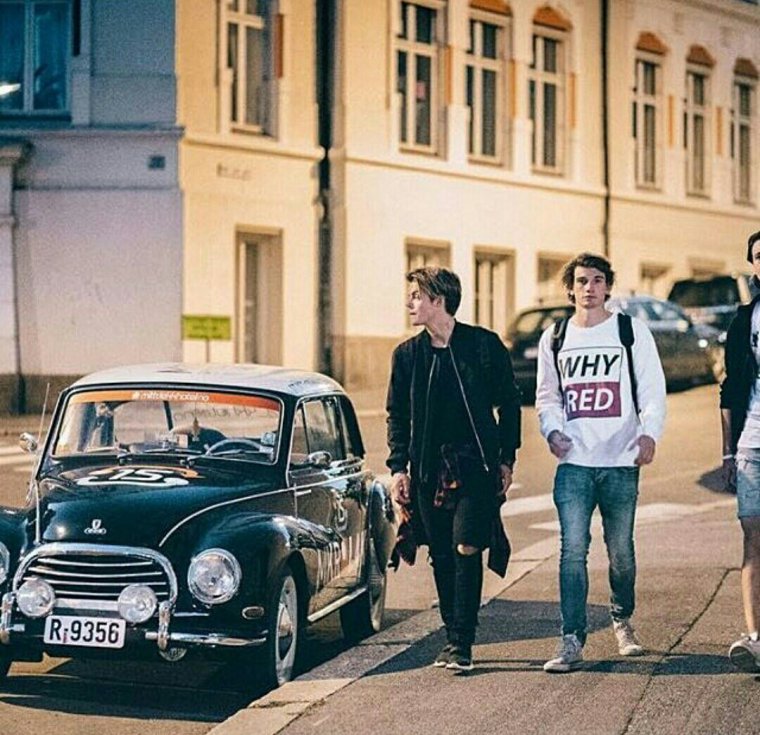 Сериал СКАМ автобус