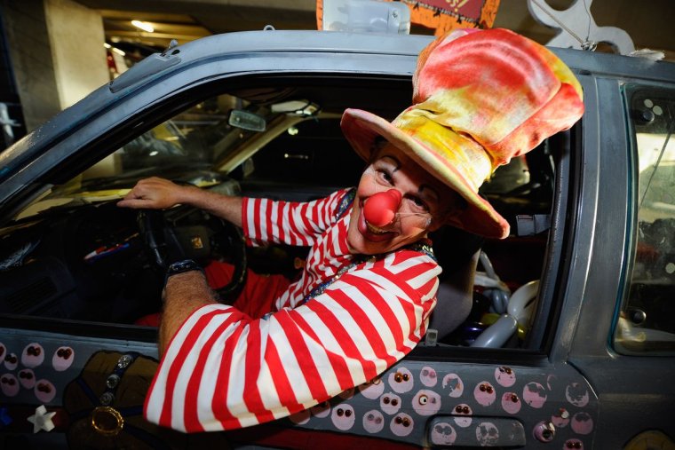 Клоуны на автомобиле