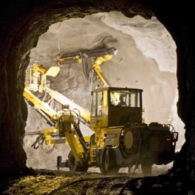 Подземная буровая машина Сандвик