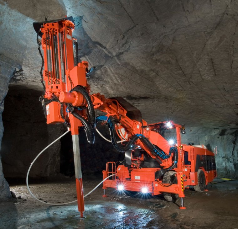 Соло буровая машина Сандвик