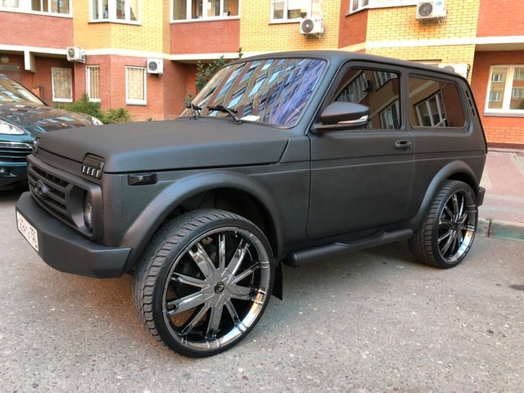 Нива 21213 Раптор черный