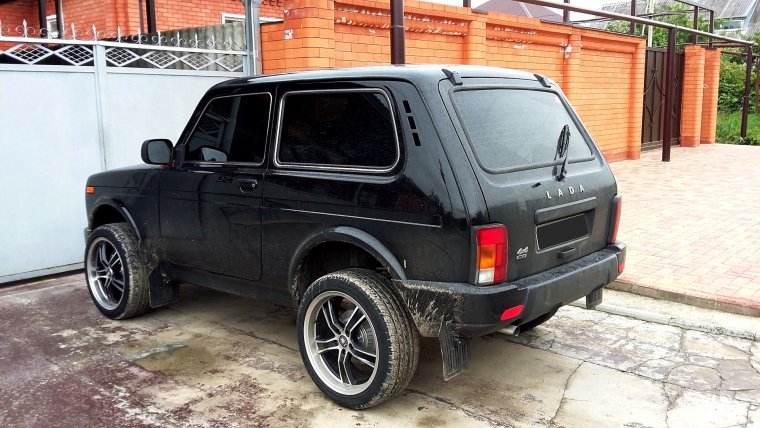 Нива 4х4 Урбан черная