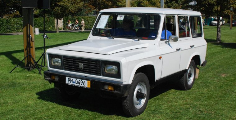 Автомобиль Аро 10 внедорожник Румыния по лицензии Рено