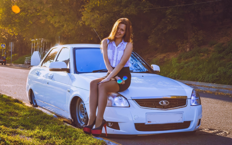 Девушка в приоре