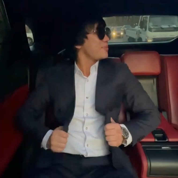 Певец Кайрат Нуртас