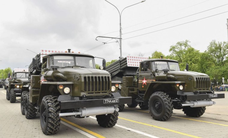 Автомобильная колонна войскового типа