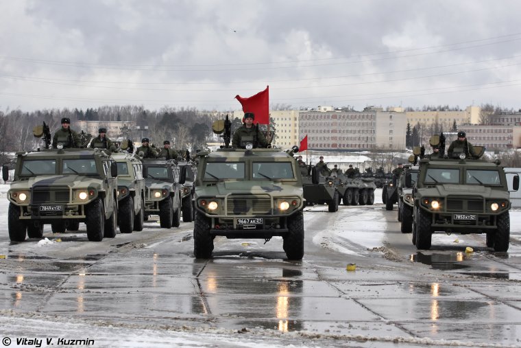 Колонна военных машин