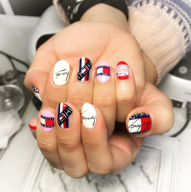 Маникюр на руле