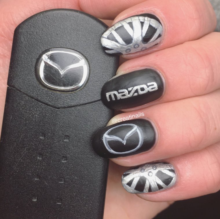 Ногти Кайли Дженнер