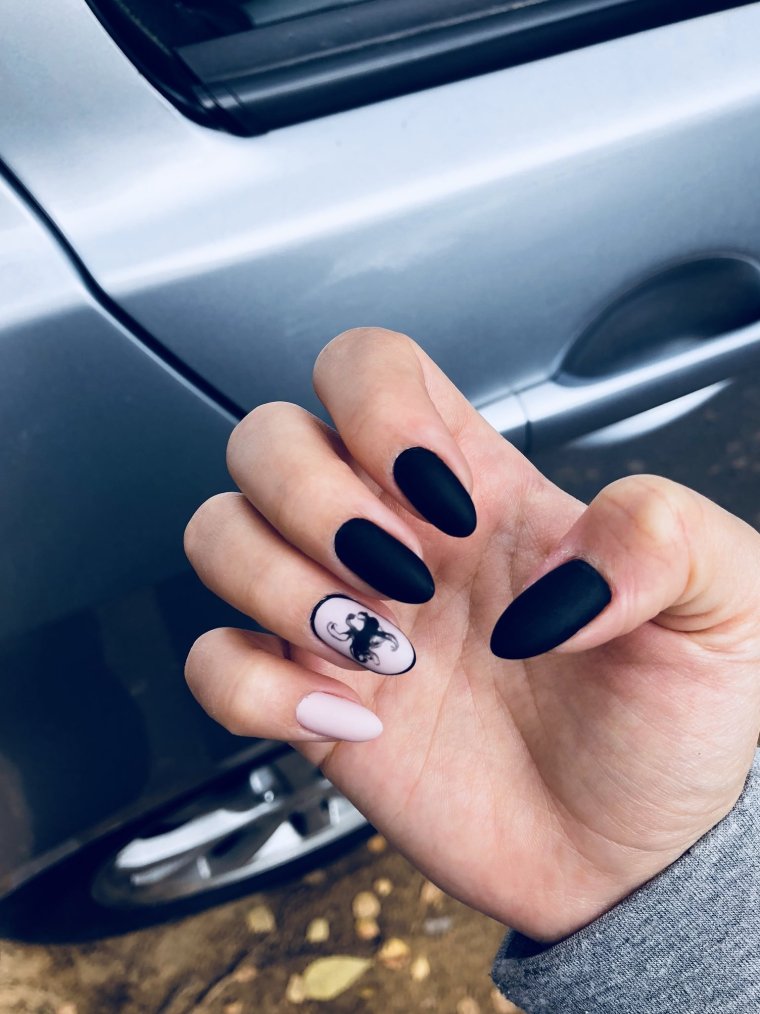 Ногти на руле