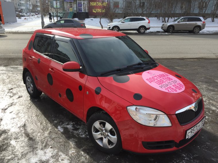 Машина Божья коровка фото