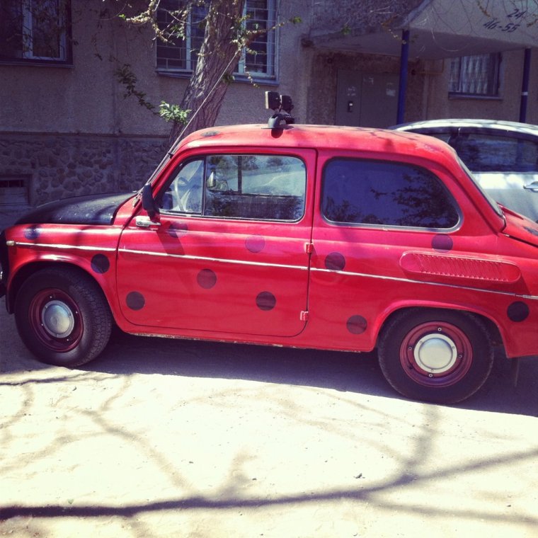 Машина ЗАЗ Божья коровка