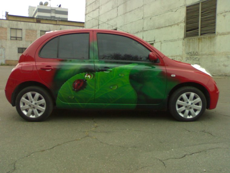 Nissan Micra Божья коровка