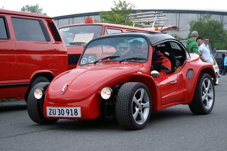 Машина Божья коровка Фольксваген