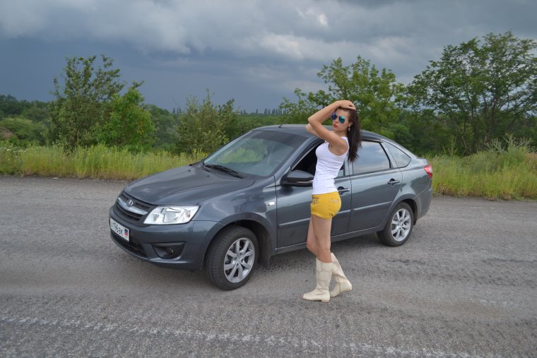 Девушки на Ладе Гранта