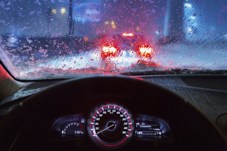 За рулем в дождь