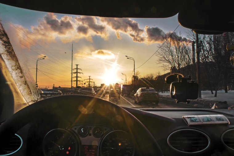 Вид из-за руля машины