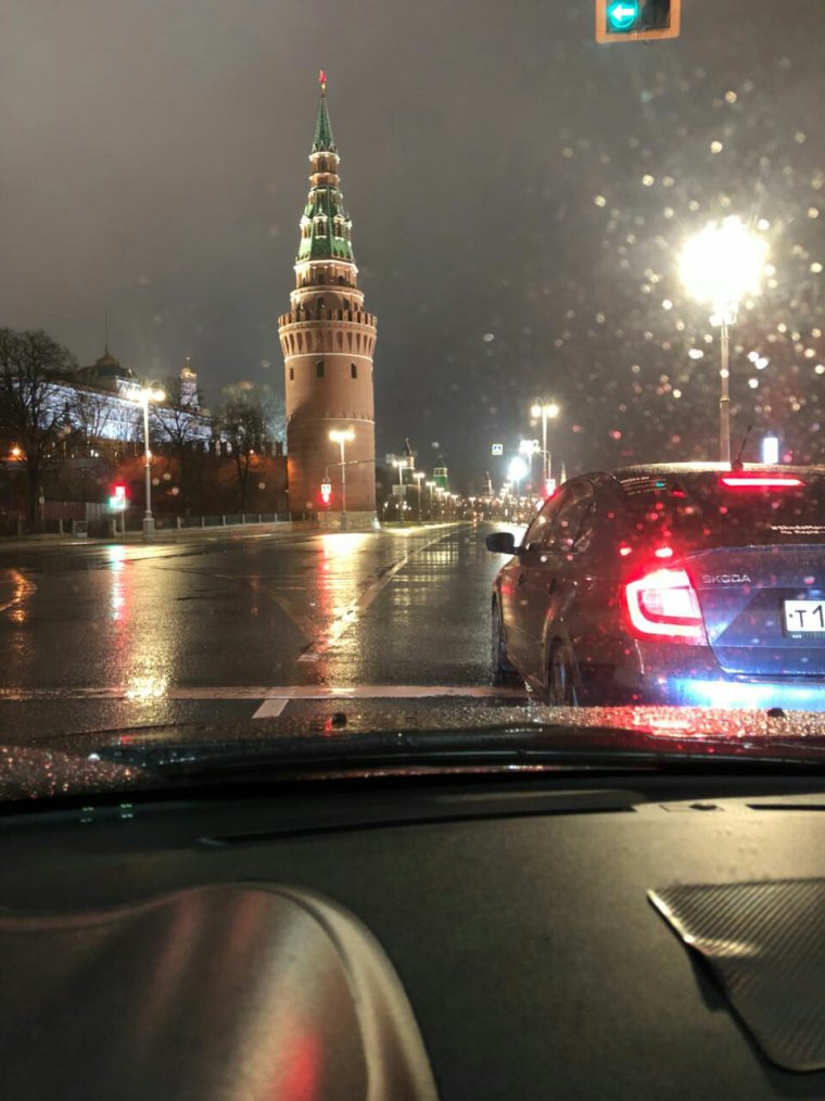 Москва из окна автомобиля