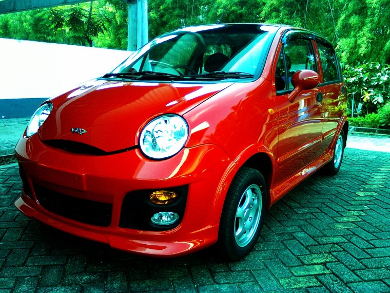 Машина чери Кью Кью