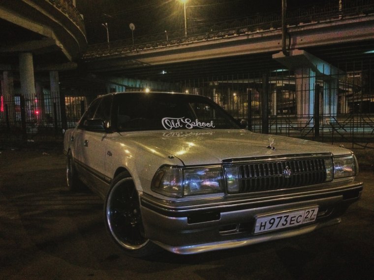 Toyota Crown Yakuza
