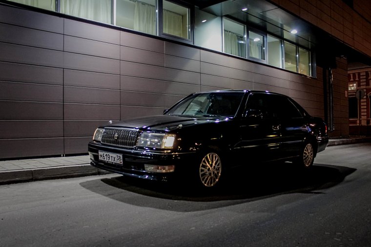 Toyota Crown Majesta 2000 стенс