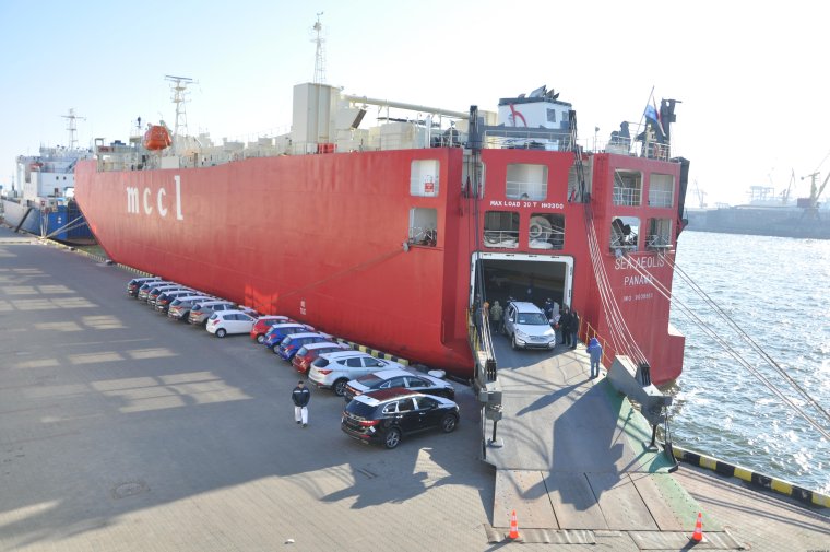 Автомобилевоз судно