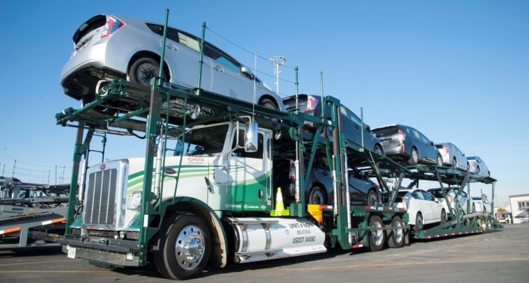 Автовоз с тойотами