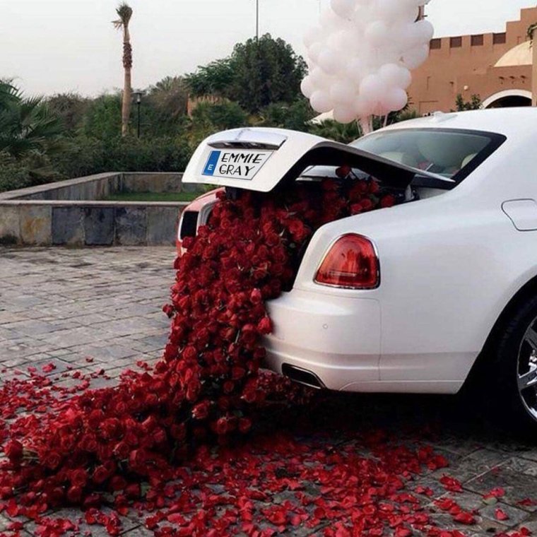 Букет роз под дождем