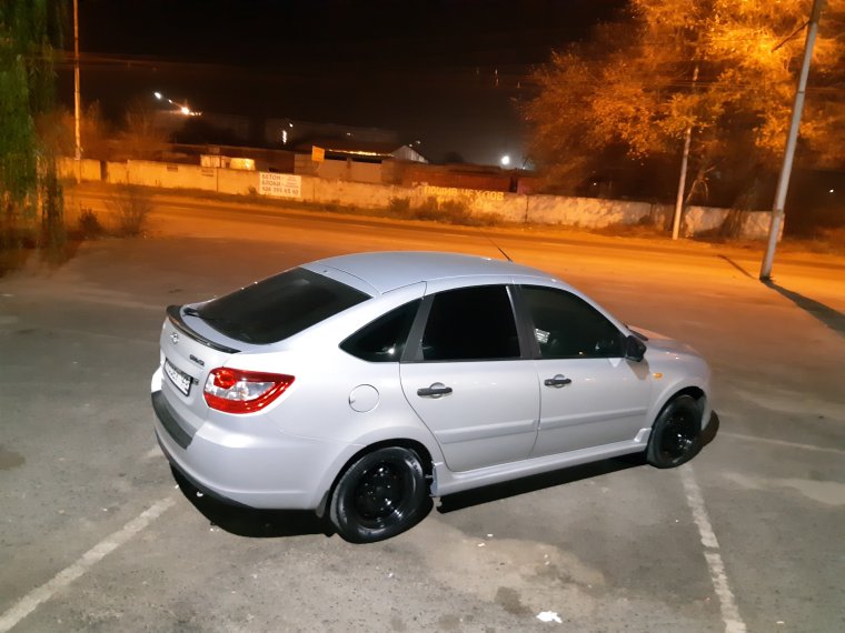 Лада Гранта лифтбек тюнингованный