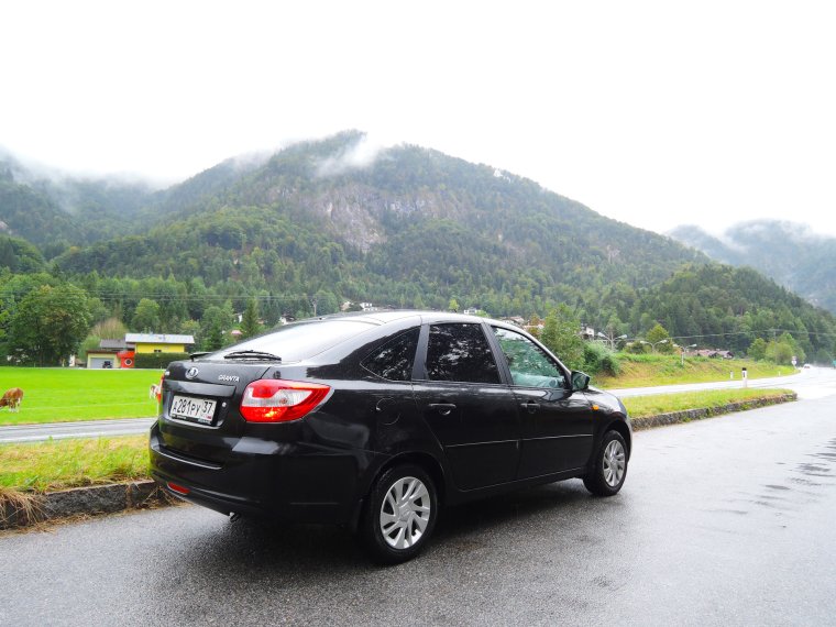 Лада Гранта лифтбэк черная