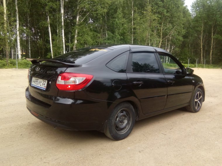 Гранта лифтбек черная - 70