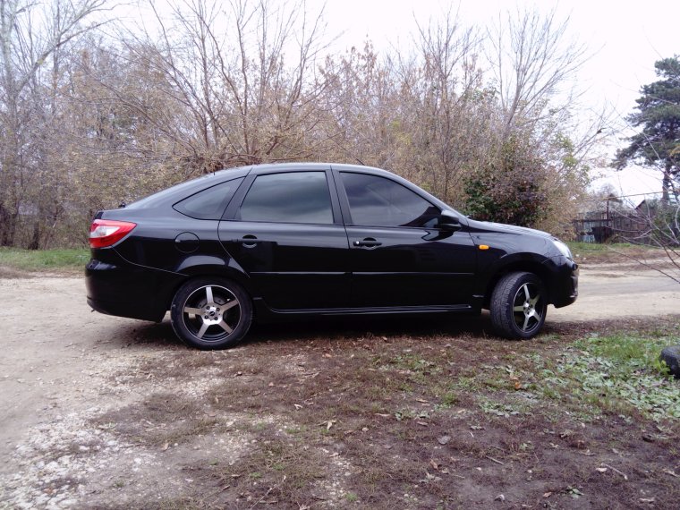 Лада Гранта лифтбек черная 2015