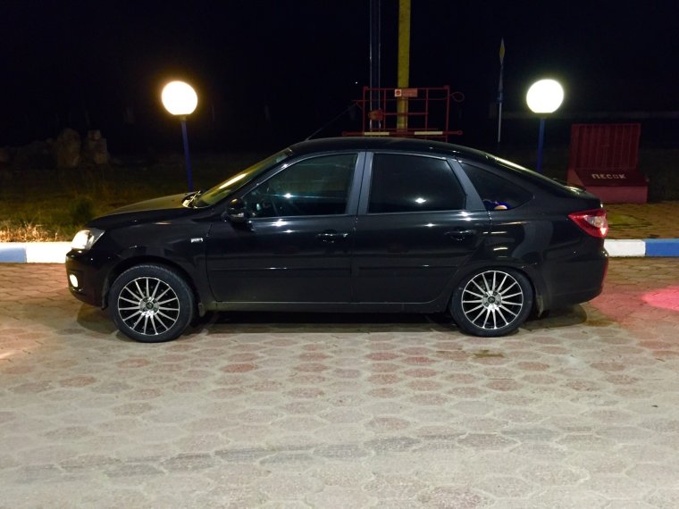 Лада Гранта лифтбэк на 16 колёсах