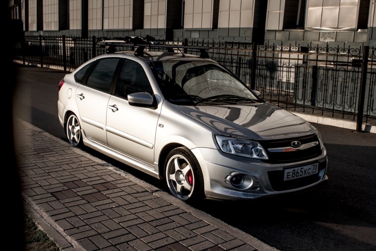 Тюнингованные Лада Гранта лифтбек фл