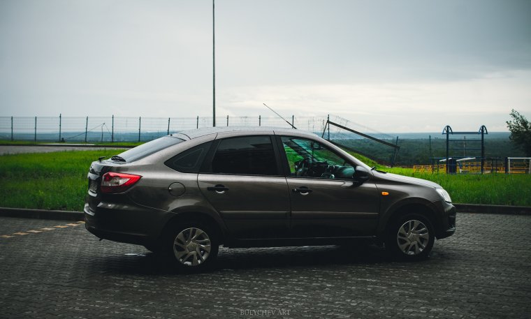 Гранта лифтбек кориандр