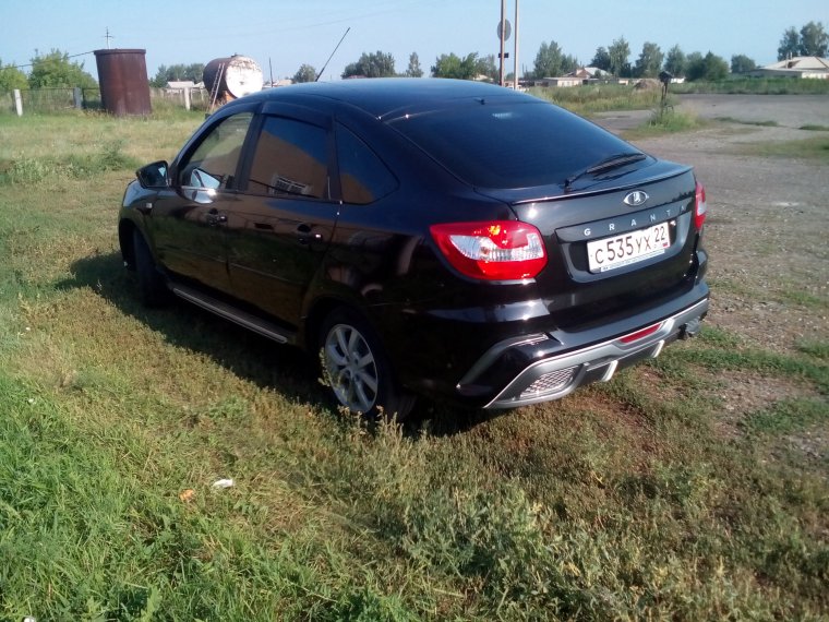 Лада Гранта лифтбек черная